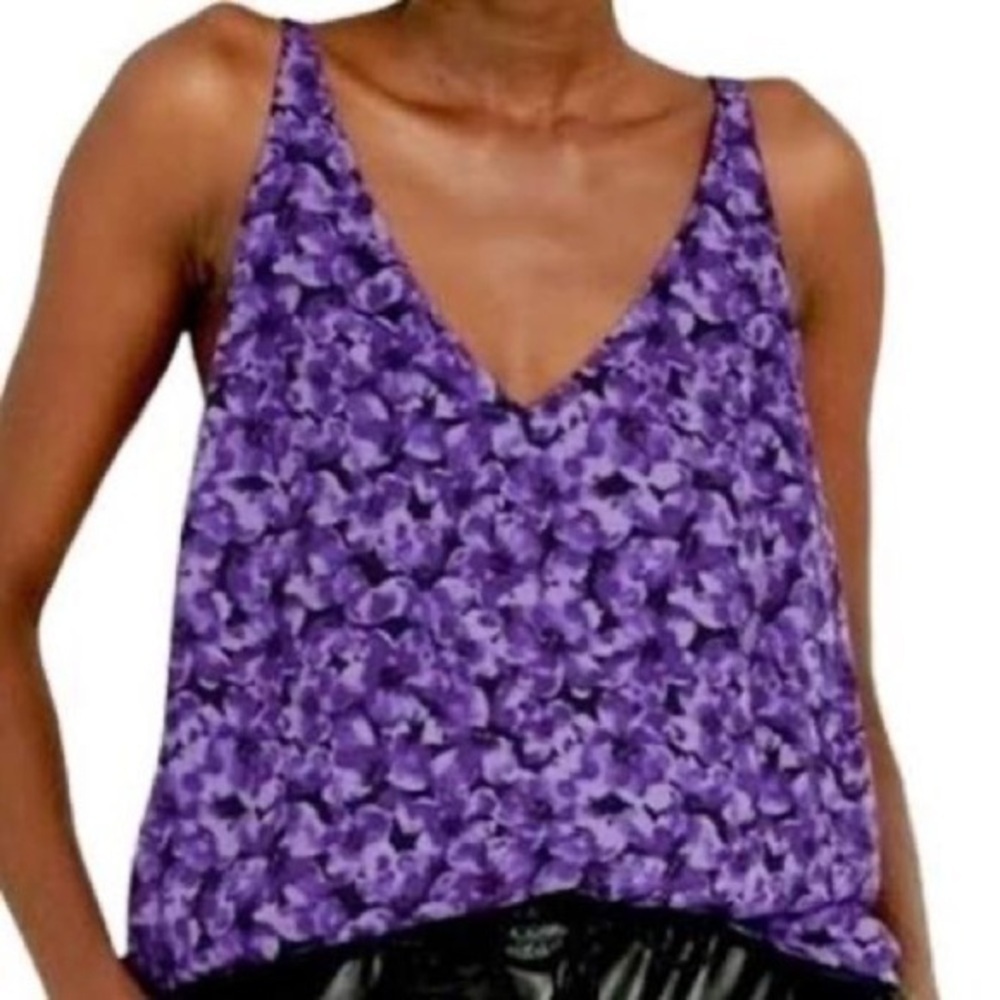 ๐ A New Day Purple Floral V-Neck Tank Top Medium - Picture 2 of 5